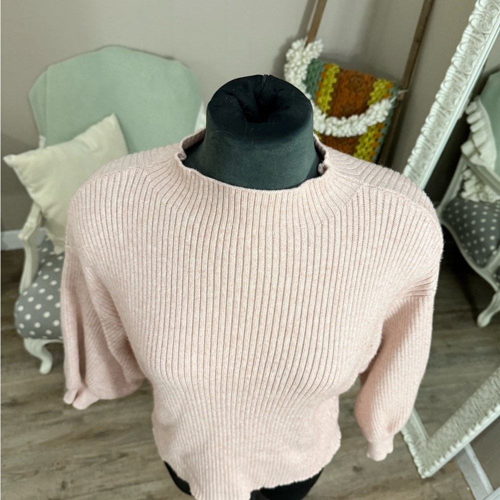 Line & Dot • Ribbed Alder Sweater - Picture 13 of 16